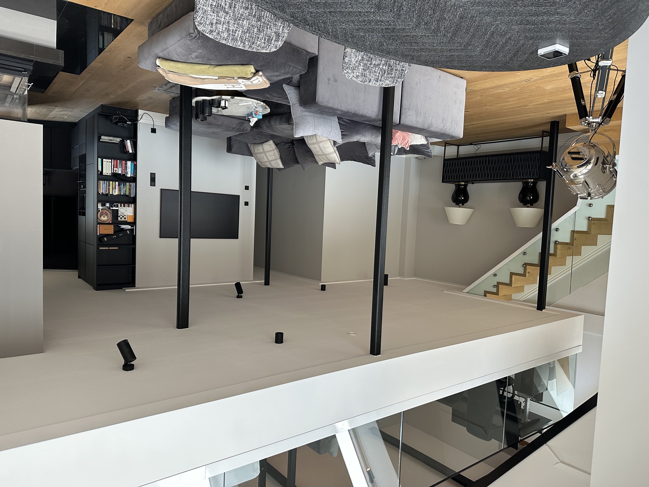Essbereich an der Marmorinsel / Dining at the marble island
