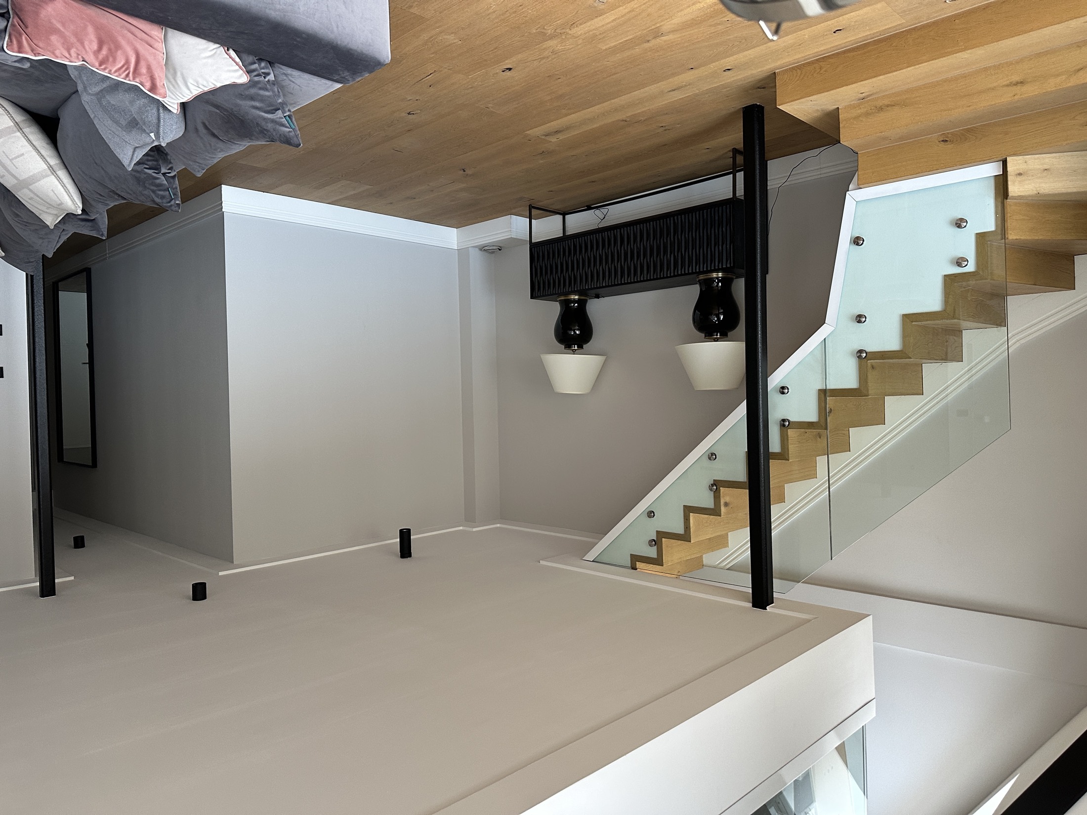 Freitragende Eichentreppe / Floating oak staircase